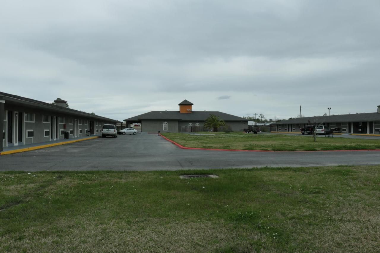 Deluxe Inn Motel Lake Charles Exterior photo